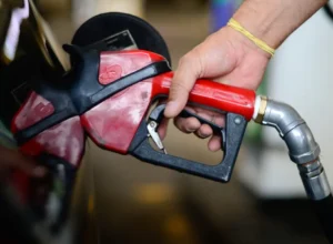 Cobrança integral de impostos sobre diesel retorna a partir de hoje