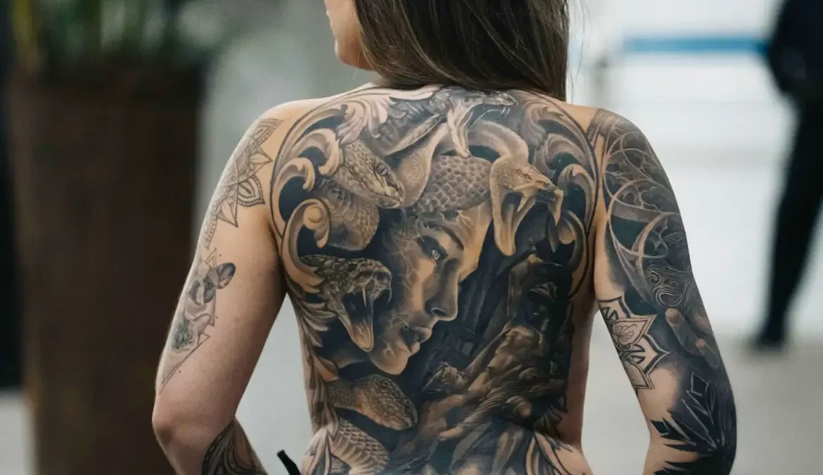 Tattoo Week terá cursos gratuitos para jovens de favelas do Rio
