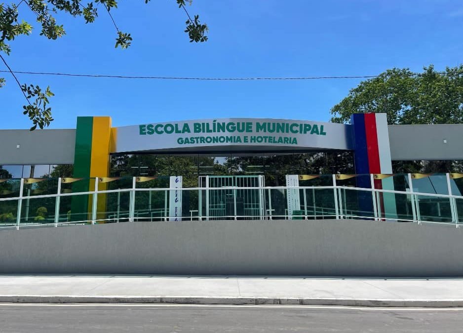 Inauguração da Escola Bilíngue com Orientação em Gastronomia e Hotelaria e Show com Xande de Pilares: Araruama Celebra 165 Anos de Desenvolvimento e Cultura de Araruama