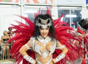 Estreando como musa, Amanda Fernandes define carnaval 2024 como inesquecível