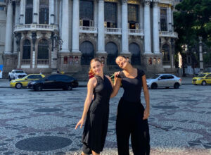 Bailarinas riostrenses se apresentam no Theatro Municipal do Rio de Janeiro