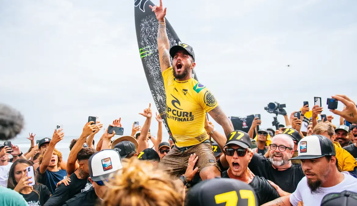 Filipe Toledo anuncia pausa temporária no Circuito Mundial de Surfe