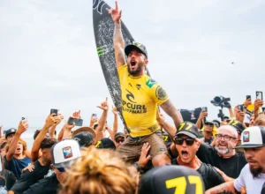 Filipe Toledo anuncia pausa temporária no Circuito Mundial de Surfe