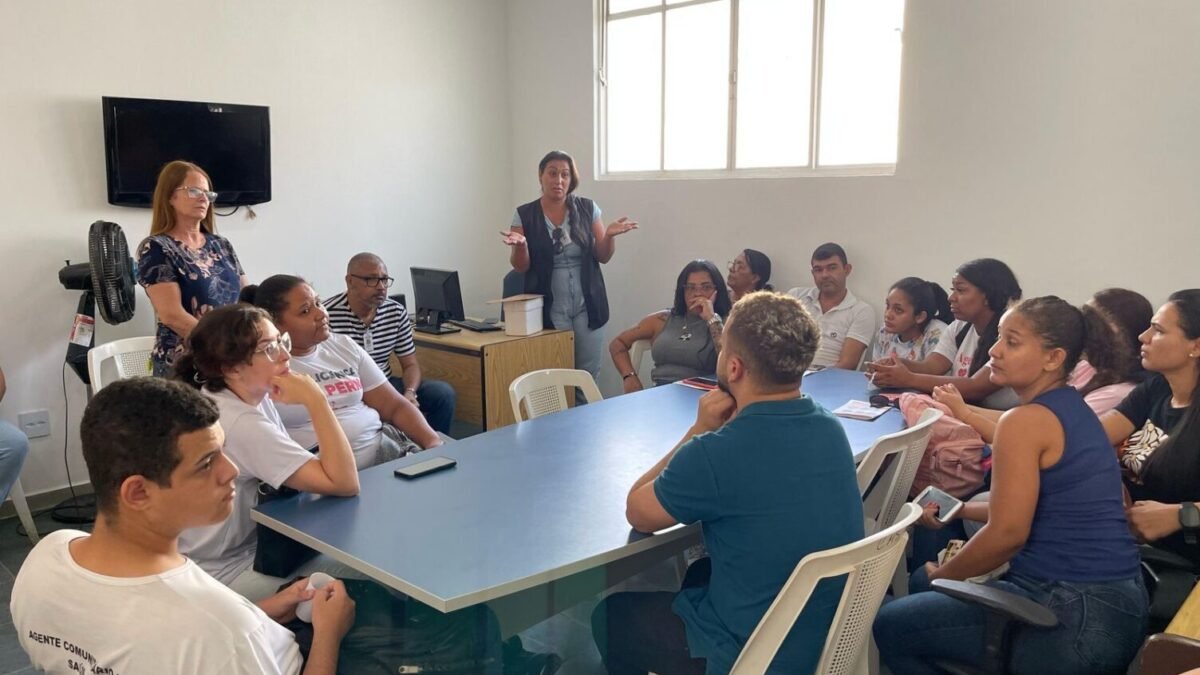 Prefeitura realiza treinamento com os agentes de saúde que vão participar do Dia D contra a dengue