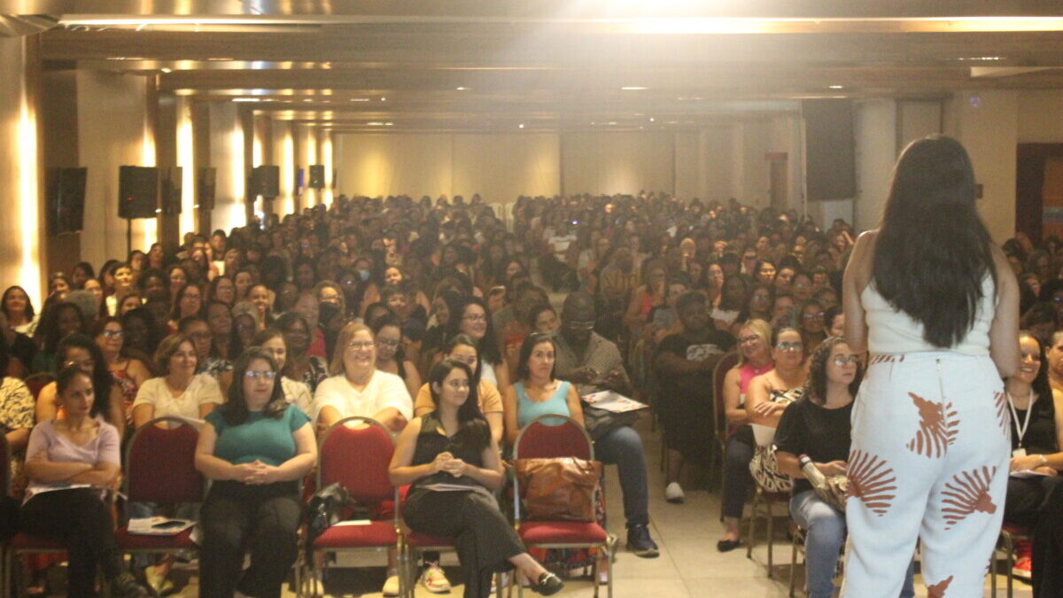 Jornada Pedagógica da Educação lota auditório de hotel em Cabo Frio