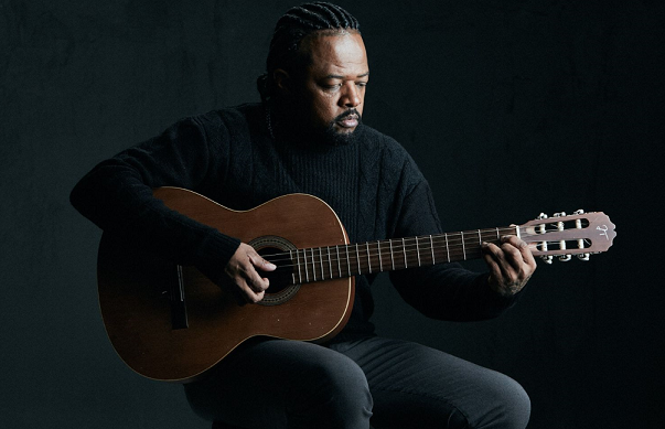 Começa em junho tour do show “Xande Canta Caetano”