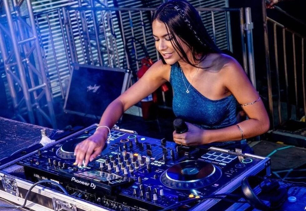 DJ Anabzzi – Trajetória Inspiradora e Projetos Inovadores para 2024