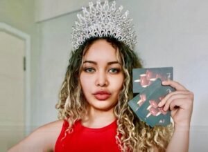 Rainha Iza é a espiritualista dedicada a espalhar luz através das redes sociais
