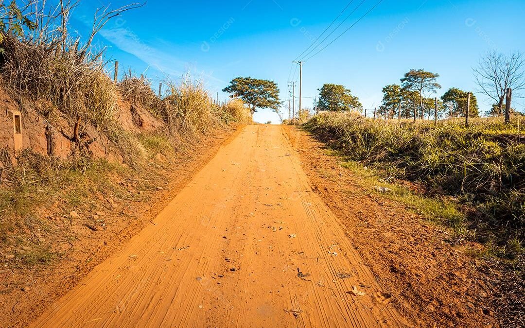 Moradores da Esperança acionaram a reportagem do SF RJ para mostrar como está a estrada com diversos trechos em situação péssima para trafegar.