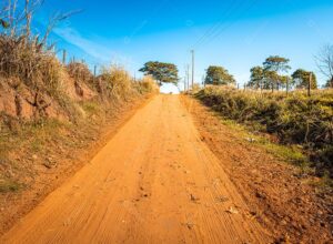 Moradores da Esperança acionaram a reportagem do SF RJ para mostrar como está a estrada com diversos trechos em situação péssima para trafegar.