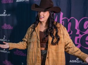 Ana Castela aposta em cinto country da Virgínia Cavalheiro durante gravação de DVD Herança Boiadeira
