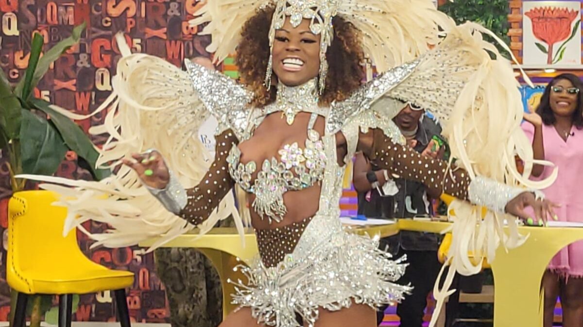 Patricia Bombom é eleita musa da Em Cima da Hora através do Poderosas do Samba