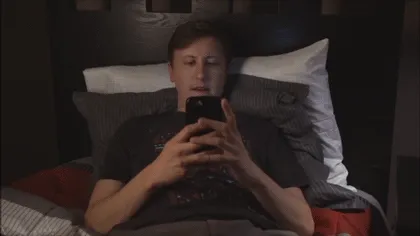 Você mexe no celular antes de dormir?