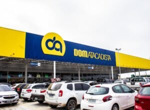 “Brilhe com o DOM” – Campanha exclusiva de cabelos segue a todo vapor nas unidades Dom Atacadista participantes