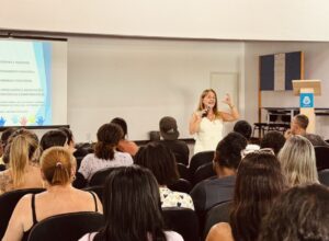 Educação de Cabo Frio promove formação para auxiliares de classe envolvidos no acompanhamento de estudantes com TEA