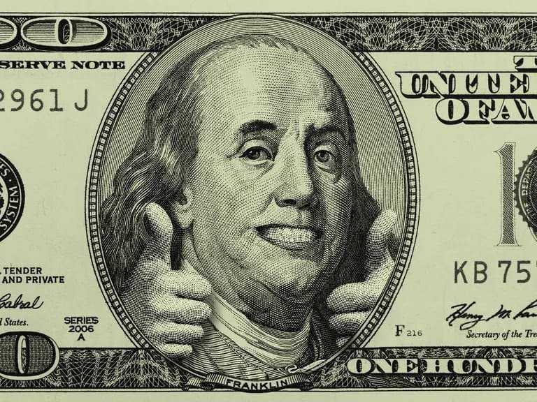 O dólar chega ao maior nível desde março de 2023