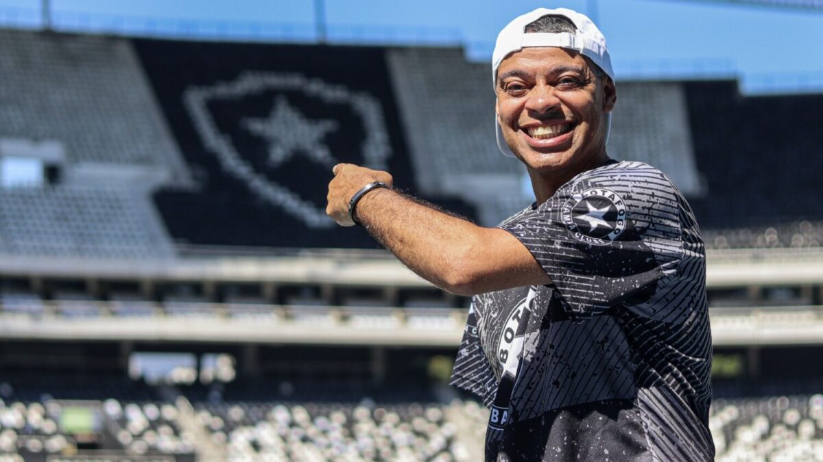 Emerson Dias é o novo Intérprete da Botafogo Samba Clube