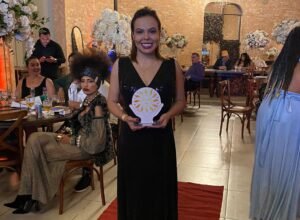 Descubra a Arte do Baralho Cigano com Flávia Letro