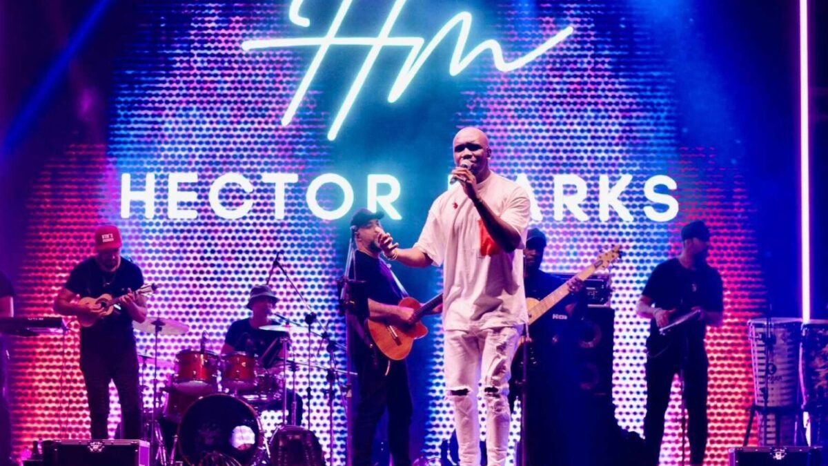 Hector Marks grande promessa da música brasileira faz show no Festival Gastronômico de Martins