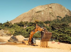 Maricá inicia obra de guia-corrente no Recanto, em Itaipuaçu