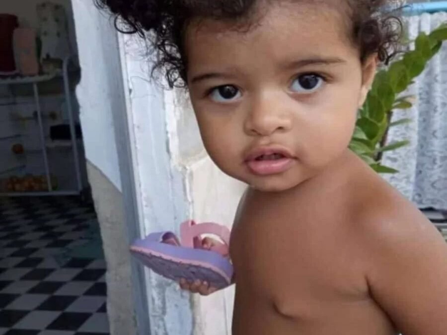 Criança de 2 anos que estava desaparecida é resgatada com vida em Araruama