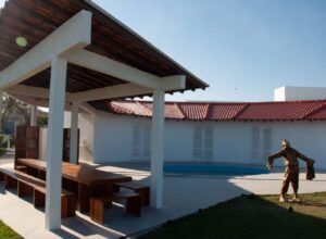 Conheça os ambientes e os significados do Museu Casa Darcy Ribeiro, em Maricá