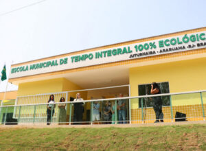 Moradores de Juturnaíba recebem nova Escola Municipal de Tempo Integral 100% Ecológica