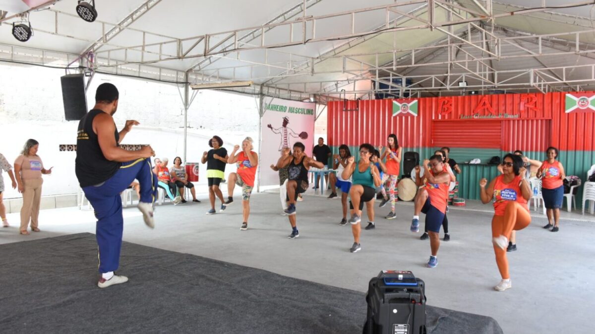Casa da Terceira Idade promove “aulão de boxe” e fit-dance