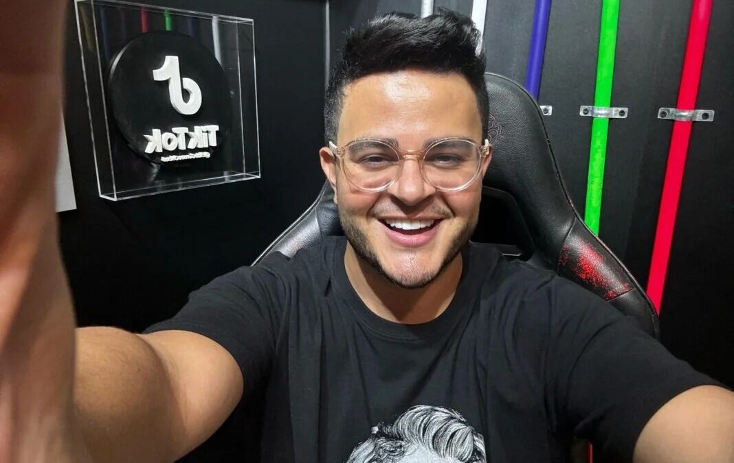 Celebrando 100 mil seguidores, Eldo Gomes se destaca entre os influenciadores Tiktokers de Brasília