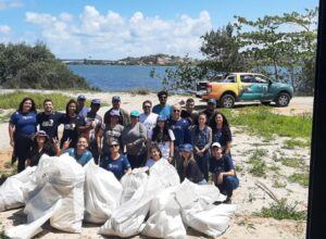 Projeto Albatroz organiza mutirão de limpeza de praia neste sábado (14)
