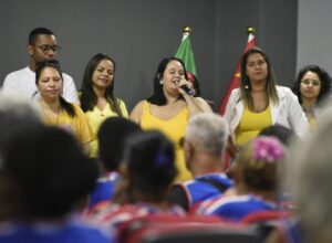 Setembro Amarelo: Maricá discute prevenção ao suicídio e valorização da vida em escola de idosos em Itaipuaçu