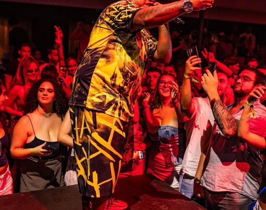 MC Delux reflete sobre a valorização do funk após sua sexta turnê europeia