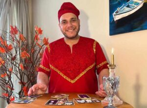 Pai Wesley é dirigente espiritual do Templo Caminho das Águas Encantadas, referência em Alta Magia no Brasil