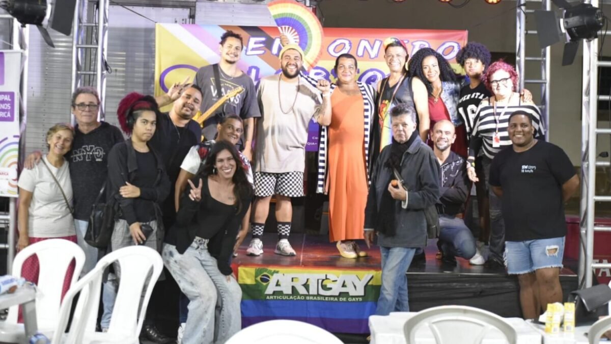Encontro LGBTQIAPN+ reuniu arte, cultura, poesia e música na Praça Orlando de Barros Pimentel