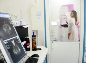 Outubro Rosa: Clínica da Mulher de Saquarema realizou mais de 500 mamografias no último mês