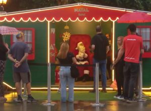 Casimiro de Abreu e Rio das Ostras recebem Papai Noel neste fim de semana, dentro da programação do Natal Sesc RJ 2024