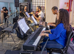 A Emart abre inscrições para seus cursos de Pintura, Teatro e Música em Macaé
