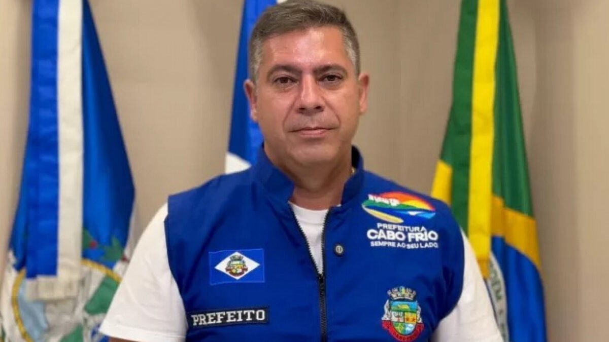 Prefeito de Cabo Frio Dr. Serginho, anuncia redução e parcelamento do próprio salário devido a situação financeira da administração atual