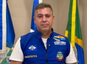 Prefeito de Cabo Frio Dr. Serginho, anuncia redução e parcelamento do próprio salário devido a situação financeira da administração atual
