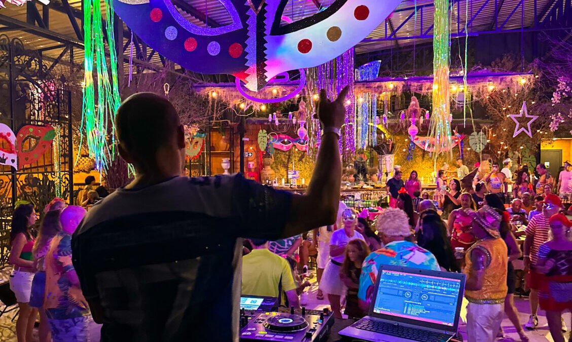 Hotel Vilarejo Praia oferece folia de Carnaval para toda a família em Rio das Ostras