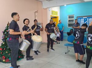 Botafogo Samba Clube Inclusivo leva oficina de percussão e dança para pcds