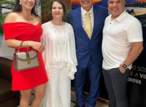 Dr. Thiago Barroso e Camile Osório prestigiam posse de Carlos Augusto