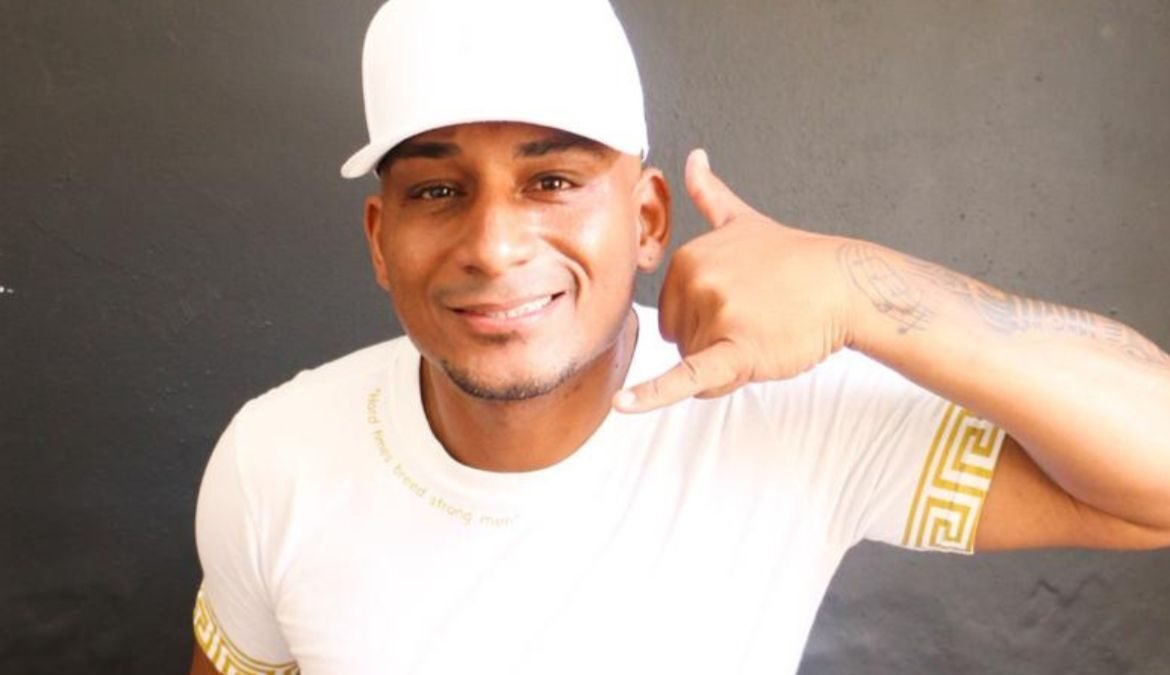 Hudson Alves: Do Samba Mineiro aos Palcos da Região dos Lagos