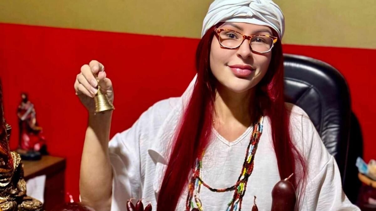 Conheça a espiritualista mãe karmita de Oxalá: Uma Vida Guiada Pelos Dons Espirituais e pela Magia