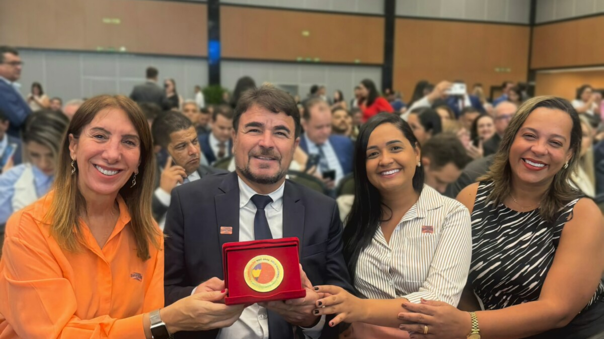 Quissamã é reconhecida com selo ouro em cerimônia em Brasília pelo seu compromisso com a alfabetização