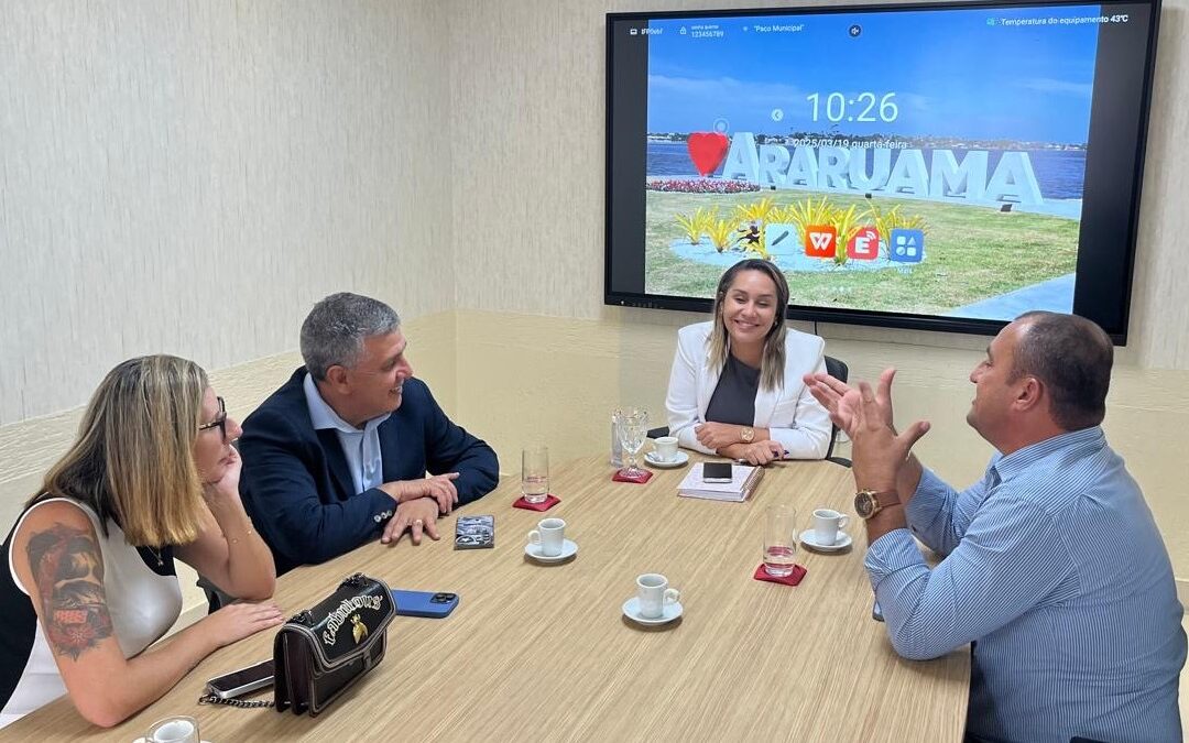 Prefeitos Daniela Soares e Ramon Gidalte promovem intercâmbio de experiências em reunião