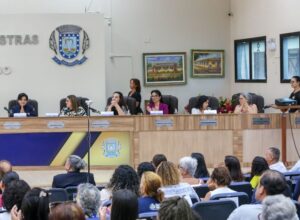 Rio das Ostras promove simpósio rede mulher para apoio e políticas públicas