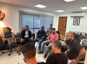 Prefeito de Macaé promove diálogo com sindicato estadual dos profissionais de educação