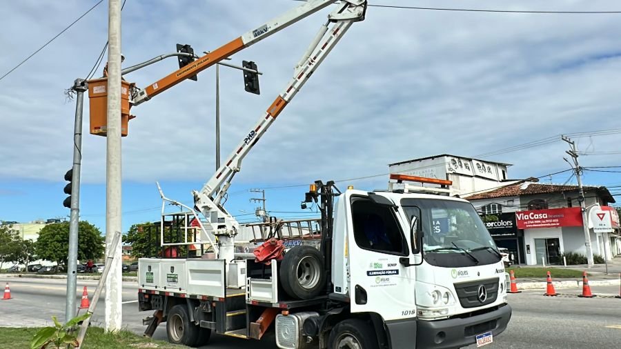 Prefeitura de Rio das Ostras acelera consertos de semáforos danificados por chuvas e curtos elétricos