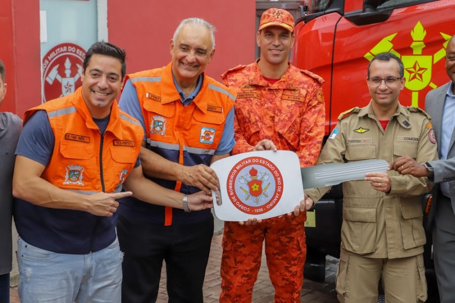 Município de Rio das Ostras recebe viatura de alta tecnologia para atuação dos Bombeiros